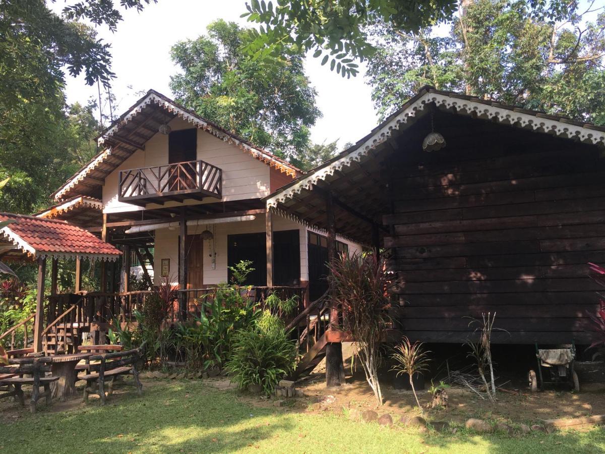 Rustic Chalet - Dahlia N Mawar At Sedim Vista Kulim Exterior foto