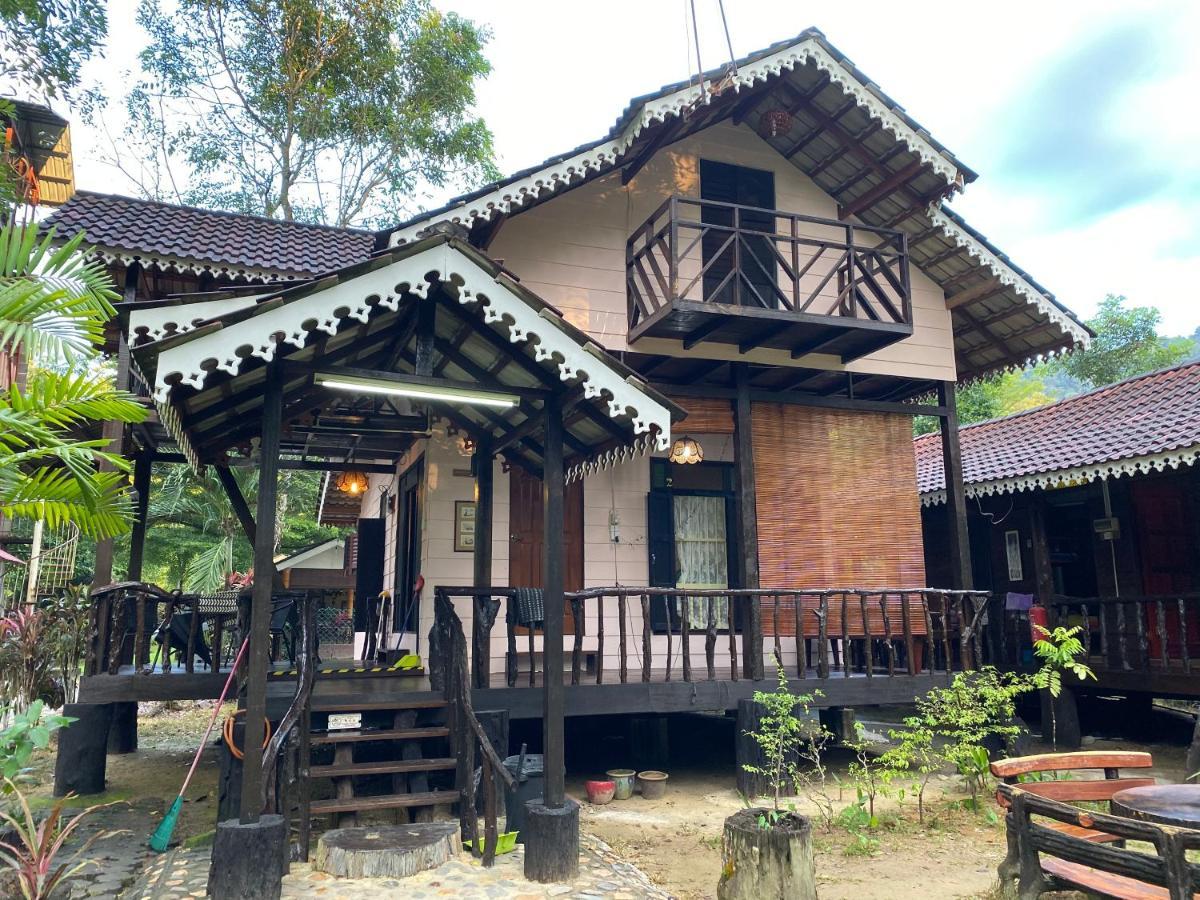 Rustic Chalet - Dahlia N Mawar At Sedim Vista Kulim Exterior foto